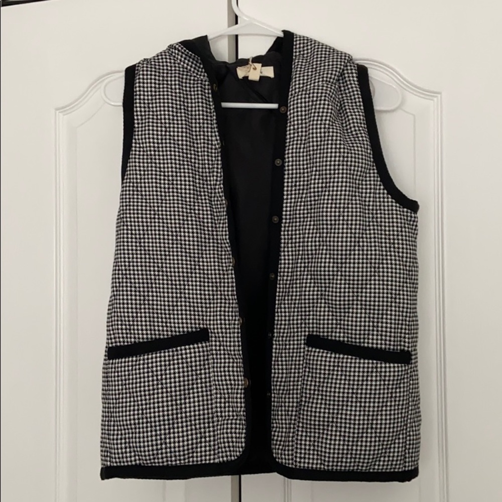 vest with a good and pockets